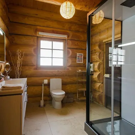 Traumhafte Ferien Im Schwarzwald-chalet Perfekte Location Fuer Premium Somme By Interhome Casa vacanze Neuglashutten